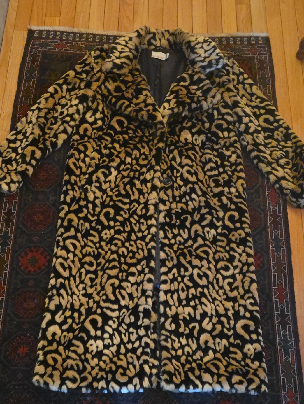 Kimchi Blue Urban Outfitters Black & Tan Leopard Faux-Fur Long Coat